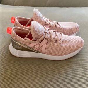 BRAND NEW. NEVER WORN. Under Armour Sneakers. Sz 6